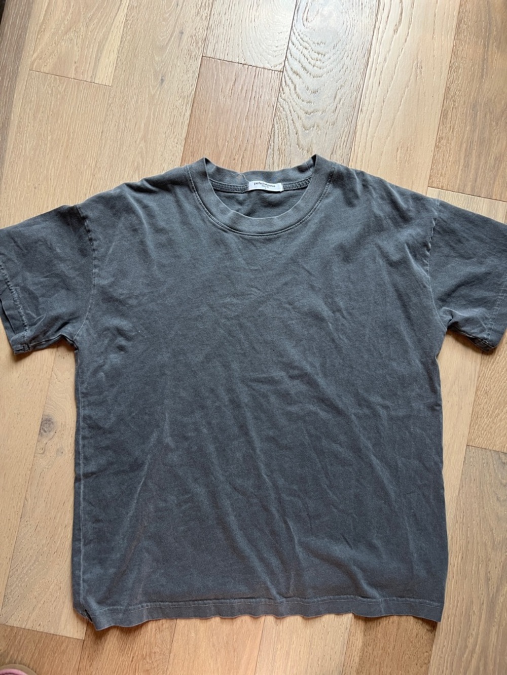 Perfectwhitetee men’s large. Never worn.